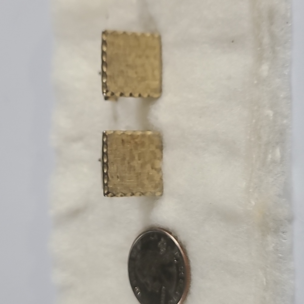 Cufflinks